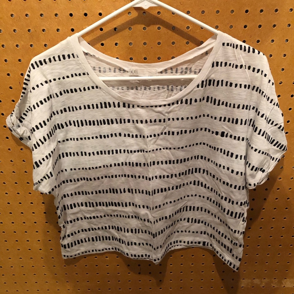 Forever 21 Striped White and Black Cropped Shirt Top